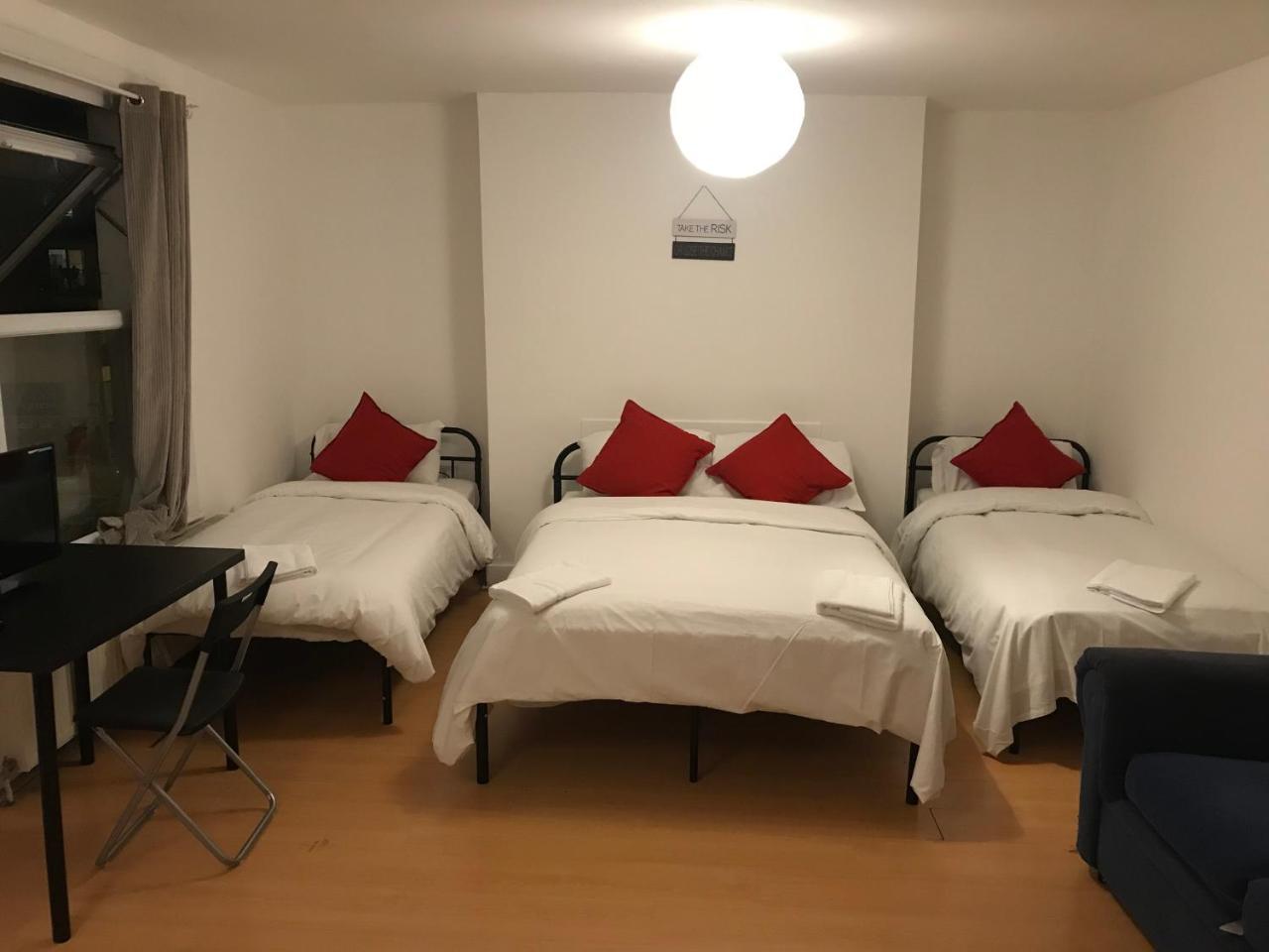 لندن Poplar Guest House المظهر الخارجي الصورة