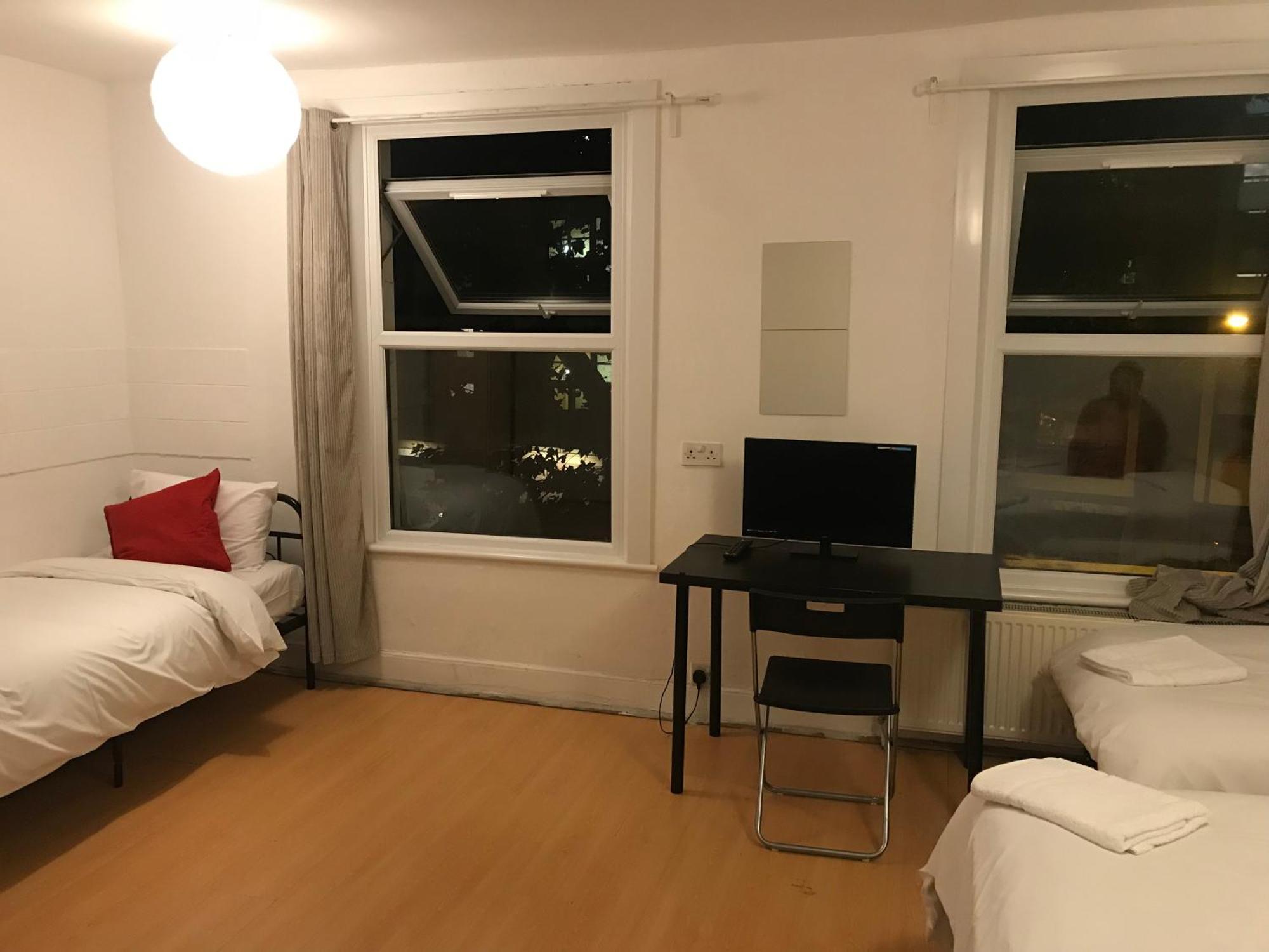 لندن Poplar Guest House المظهر الخارجي الصورة